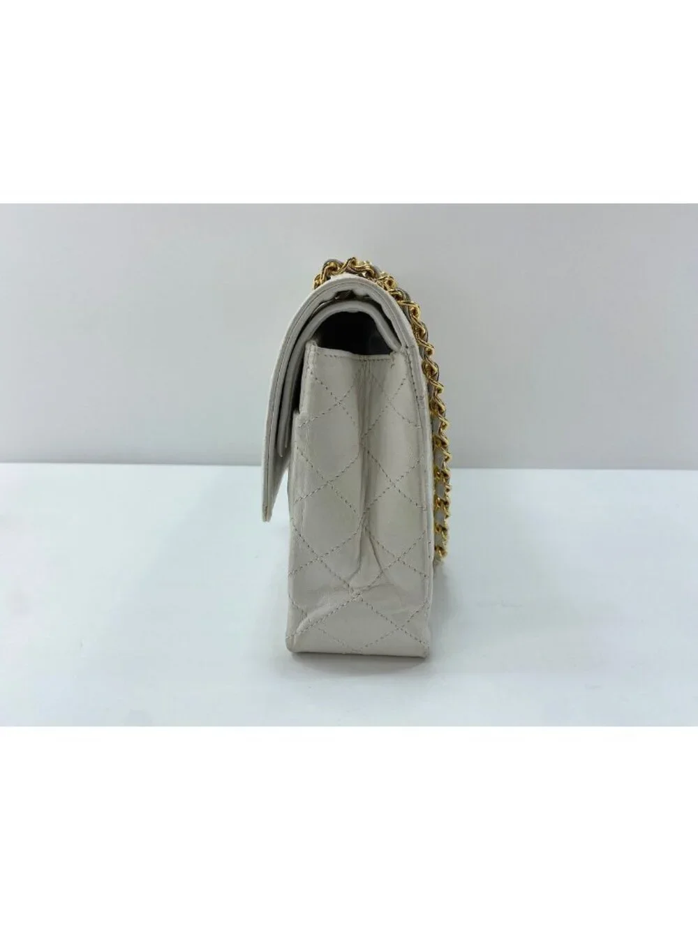 Chanel Shoulder Bag Lambskin Quilted 25